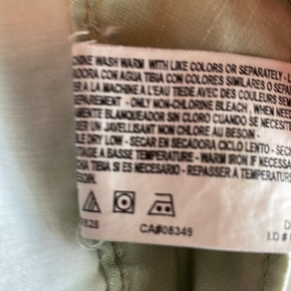 Gloria Vanderbilt Women’s Mint Green  Embroidered Capri Pants Size 12 - Picture 5 of 5